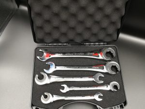 Avosilmukka-avain räikkäsarja